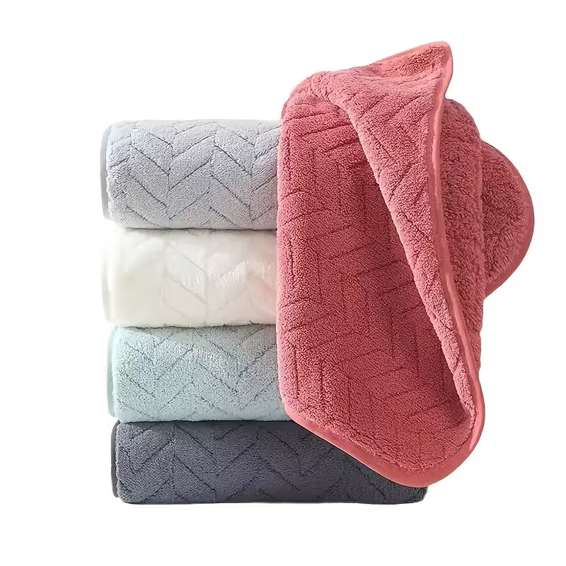 Set of 4 Microfiber Plaid Rectangular Towels - Highly Absorbent, Fast-Drying, Lightweight, And Soft Spa Towels, Sturdy for Everyday Use with a Festive Christmas Feel, Classic Checkered Design