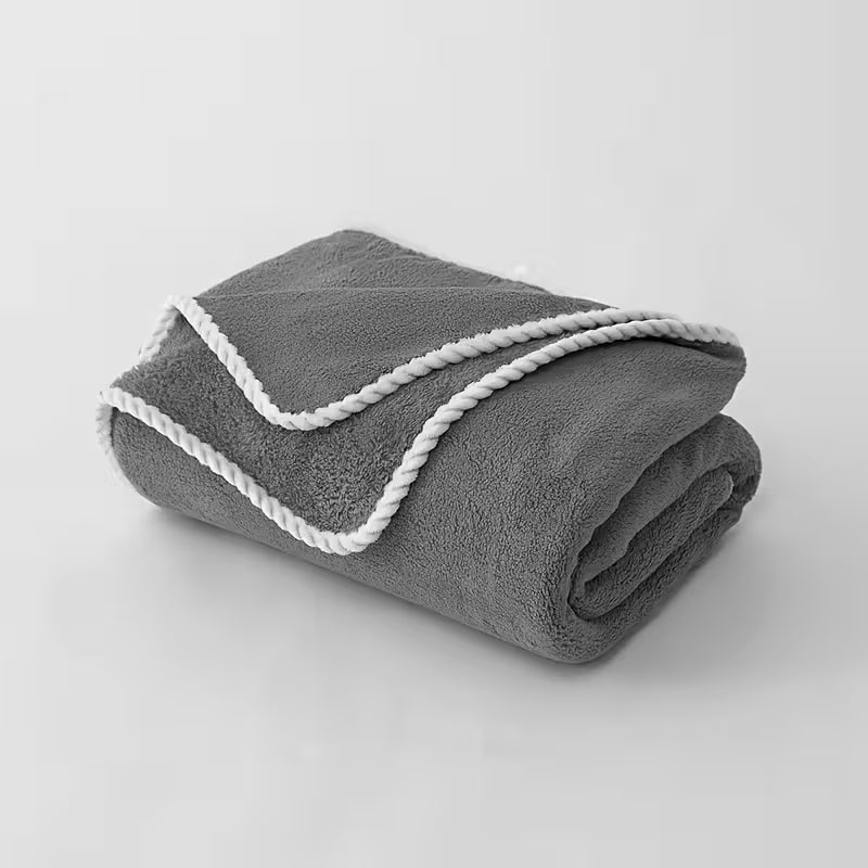 Set of Large Bath Towels Designed for Curvy Women, Including 6pcs: One Large Soft Coral Fleece Body Towel (78.74X39.37 Inches) And 5 Smaller Towels (13.78X13.78 Inches)