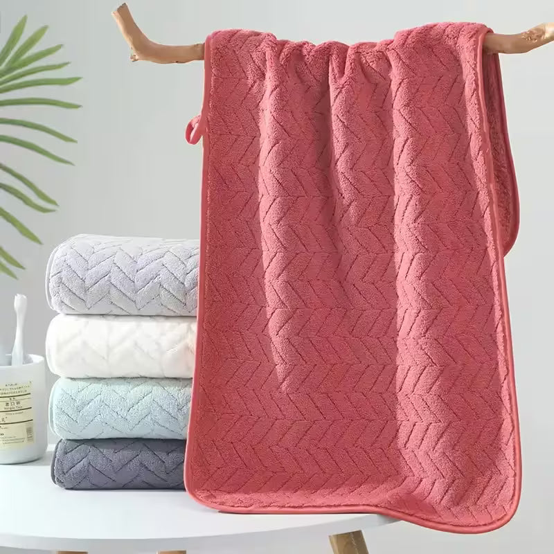 Set of 4 Microfiber Plaid Rectangular Towels - Highly Absorbent, Fast-Drying, Lightweight, And Soft Spa Towels, Sturdy for Everyday Use with a Festive Christmas Feel, Classic Checkered Design