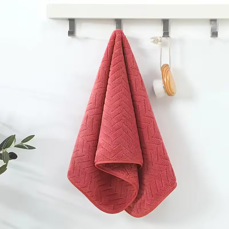 Set of 4 Microfiber Plaid Rectangular Towels - Highly Absorbent, Fast-Drying, Lightweight, And Soft Spa Towels, Sturdy for Everyday Use with a Festive Christmas Feel, Classic Checkered Design
