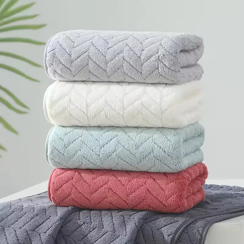 Set of 4 Microfiber Plaid Rectangular Towels - Highly Absorbent, Fast-Drying, Lightweight, And Soft Spa Towels, Sturdy for Everyday Use with a Festive Christmas Feel, Classic Checkered Design